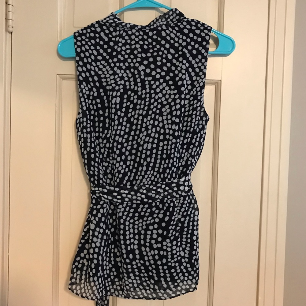 Ann Taylor B&W Spotted Sleeveless Blouse - Picture 3 of 4